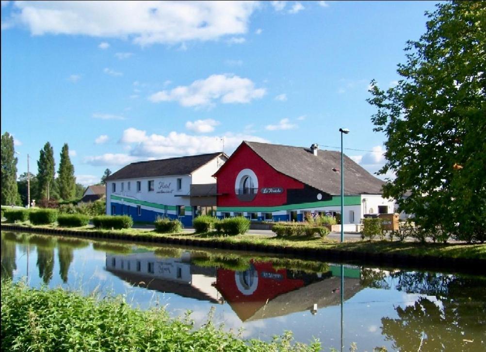 Auberge La Peniche Pierrefitte-sur-Loire Εξωτερικό φωτογραφία